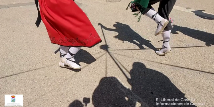 Danzas en Villar del Saz de Navalón para La Asunción 1 vlcsnap 00002