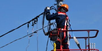 ¿Por qué es importante escoger una comercializadora de electricidad para empresas