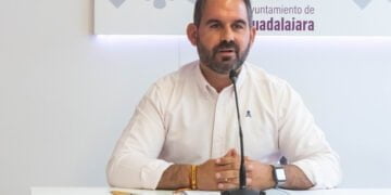 López Pomeda pide a Alberto Rojo y al PSOE que cesen en las mentiras y en el intento de enturbiar el buen trabajo de Ana Guarinos al frente del Ayuntamiento.