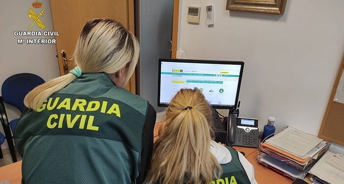 Denunció en Azuqueca de Henares haber sido víctima de un robo para cobrar el seguro y era mentira: ha sido detenida 1 Denunció en Azuqueca de Henares haber sido víctima de un robo para cobrar el seguro y era mentira ha sido detenida