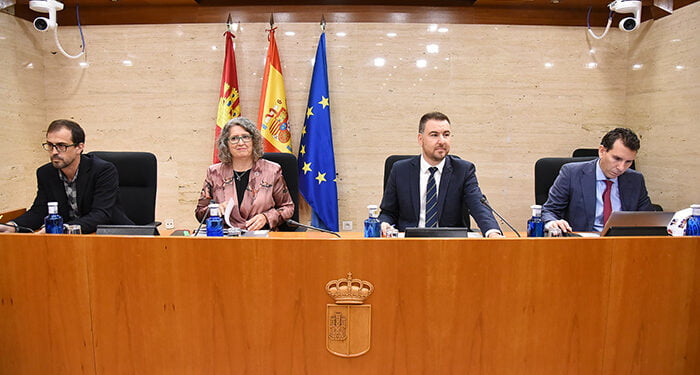El agua, la energía, y la conservación y protección del medio natural, pilares fundamentales del desarrollo sostenible de Castilla-La Mancha en esta legislatura 1 El agua, la energía, y la conservación y protección del medio natural, pilares fundamentales del desarrollo sostenible de Castilla-La Mancha en esta legislatura