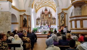 El Alto Rey celebra con lluvia su tradicional romería y en un contexto de saldo migratorio positivo en las zonas despobladas de la provincia