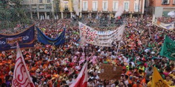 El Ayuntamiento de Guadalajara aclara el «lío» con la presencia de Alberto Rojo en el balcón del ayuntamiento