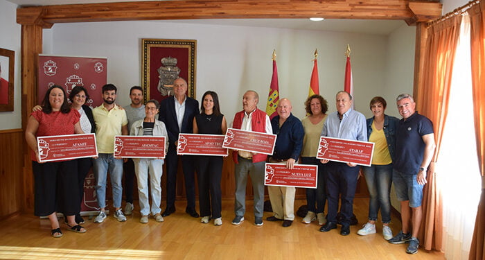 El Ayuntamiento de Tarancón entrega la recaudación de los conciertos solidarios a seis asociaciones asistenciales 1 El Ayuntamiento de Tarancón entrega la recaudación de los conciertos solidarios a seis asociaciones asistenciales