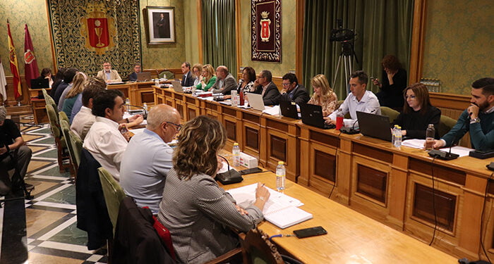 El equipo de Gobierno aprueba en solitario la adenda por la que la Junta sufragará al cien por cien la construcción de los remontes al Casco 1 El equipo de Gobierno aprueba en solitario la adenda por la que la Junta sufragará al cien por cien la construcción de los remontes al Casco