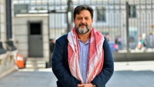El Eurodiputado de Unidas Podemos Manu Pineda se compromete a apoyar las reivindicaciones de diversos colectivos sociales de Cuenca