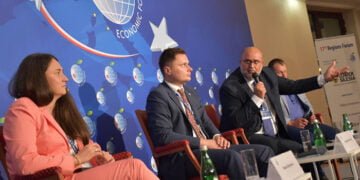 La Junta evaluará en 2025 la Estrategia Regional contra la Despoblación y diseñará Planes de Sostenibilidad para estas zonas