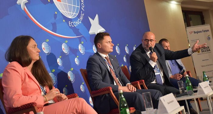 El Gobierno de Castilla-La Mancha evaluará en 2025 la Estrategia Regional contra la Despoblación y diseñará Planes de Sostenibilidad para estas zonas