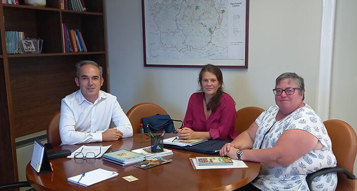 El Gobierno regional aboga por garantizar la supervivencia de las razas autóctonas como la raza caprina Blanca Serrana