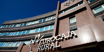 Eurocaja Rural pone en marcha un protocolo de actuación especial dirigido a sus clientes asegurados para mitigar los daños causados por la DANA