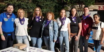 Éxito de consultas y solicitud de información en la mesa que el PSOE instaló en San Roque para reclamar los puntos violeta