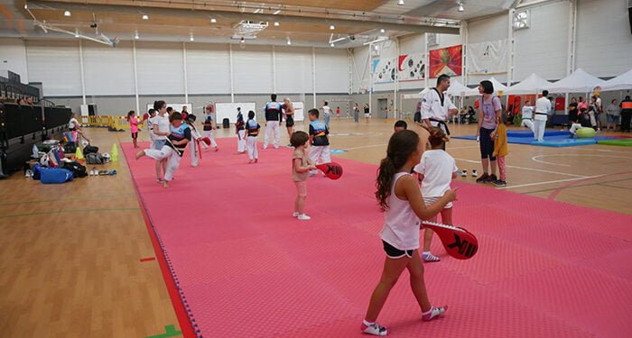 Gran acogida en la jornada de puertas abiertas del Centro Deportivo Municipal de Valdeluz