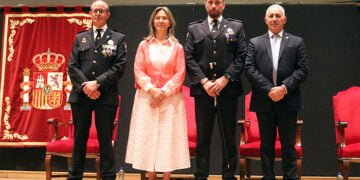 Guarinos preside la toma de posesión del nuevo intendente de la policía local