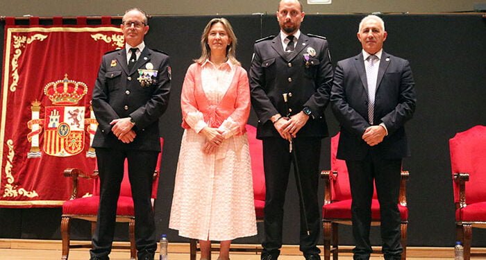 Guarinos preside la toma de posesión del nuevo intendente de la policía local