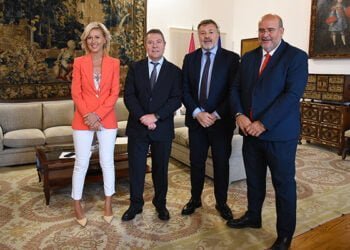 Guijarro anuncia que en 2024 se iniciará el traslado al nuevo hospital de Cuenca y que las obras de los remontes al Casco Antiguo comenzarán este año