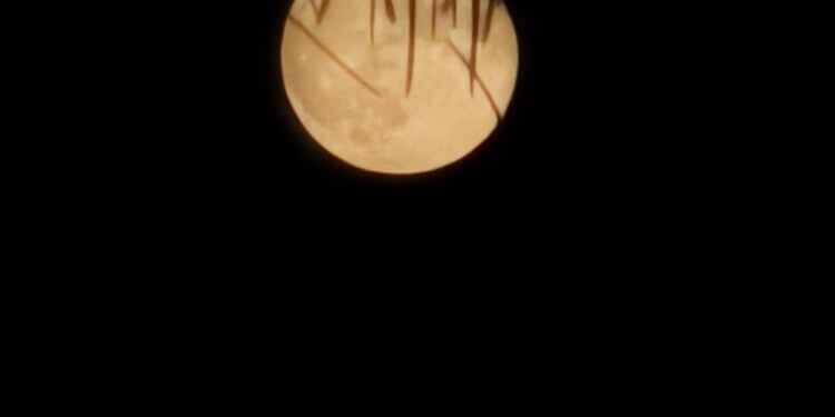 Un Vivo X90 Pro, vive la Luna de la Cosecha en Cuenca