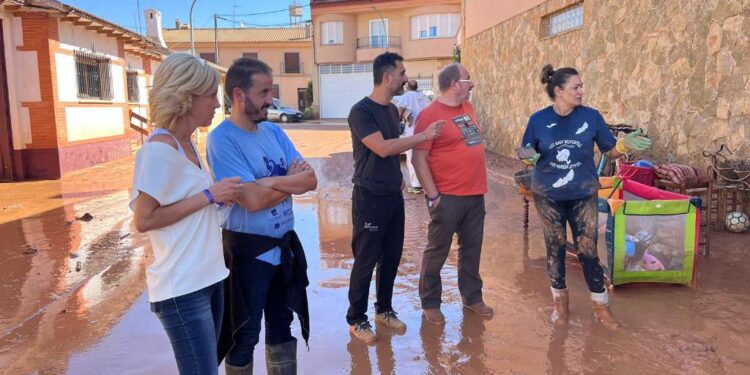 El Gobierno regional moviliza al INFOCAM para colaborar con las labores de limpieza en Iniesta 1 El Gobierno regional moviliza al INFOCAM para colaborar con las labores de limpieza en Iniesta