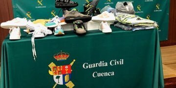 La Guardia Civil interviene en Tarancón más de 700 artículos falsificados