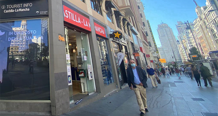 La Junta abre la Oficina de Turismo de la región en Madrid como espacio expositivo para artistas castellanomanchegos