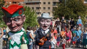 La lluvia intermitente que cae sobre Guadalajara obliga a suspender el encierro lúdico y los Gigantes y Cabezudos