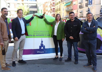 La magia del reciclaje de vidrio vuelve este septiembre a tomar las calles con iglús de Ecovidrio tematizados por Disneyland Paris en todas las capitales de provincia de Castilla-La Mancha La magia del reciclaje de vidrio vuelve este septiembre a tomar las calles con iglús de Ecovidrio tematizados por Disneyland Paris en todas las capitales de provincia de Castilla-La Mancha