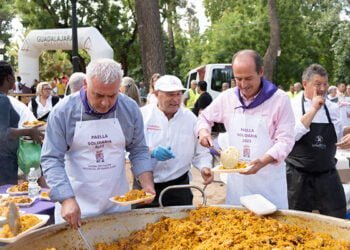 La Paella Solidaria reparte 5.500 raciones a beneficio de FUTUCAM