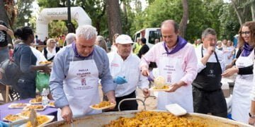La Paella Solidaria reparte 5.500 raciones a beneficio de FUTUCAM