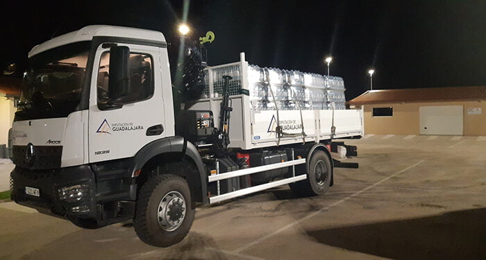 Las Diputación de Guadalajar envía cisternas y agua embotellada a los pueblos de Toledo afectados por la DANA