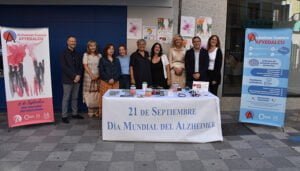 Las instituciones conquenses muestran su apoyo a Afyedalcu en el Día Mundial del Alzheimer