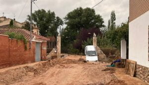 López se desplaza a Buenache de Alarcón donde trabajan INFOCAM, Protección Civil, la Brigada de Carreteras y los bomberos de la Diputación