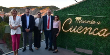 Martínez Guijarro aprovecha la reapertura del Hotel Arévalo en Cuenca para anunciar una gran campaña de promoción turística
