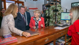 Page anuncia un nuevo programa de ayudas para la incorporación de jóvenes al campo dotado con 50 millones de euros