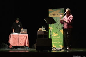 Paz-labras vestidas de mar en el ecuador del festival ARRIVERSOS de poesía