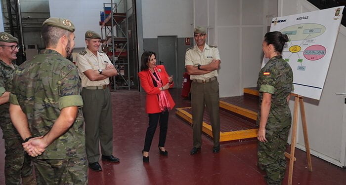 Robles pone en valor la labor de la logística en el actual contexto internacional en su visita al acuartelamiento ‘Capitán Arenas’ en Guadalajara