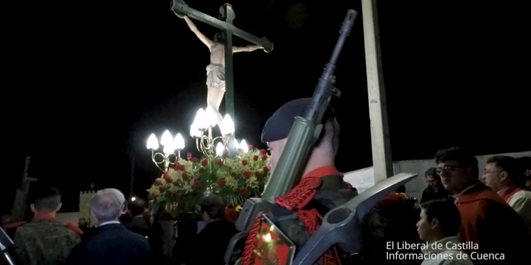 Documento. Procesión nocturna en Villaescusa de Haro con el Stmo. Cristo de la Expiración y el Regimiento de I. Saboya nº 6 1 vlcsnap 00013