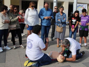 Ana Guarinos participa en el Taller de reanimación cardiopulmonar
