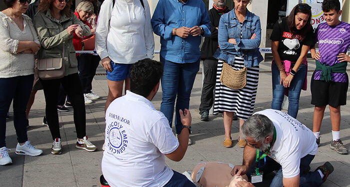 Ana Guarinos participa en el Taller de reanimación cardiopulmonar