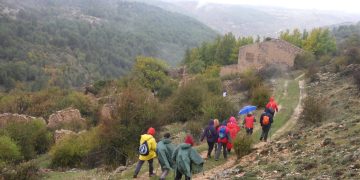 El campus de senderismo de la Diputación de Cuenca se desarrolla en medio del paisaje otoñal del “Sendero de las Dehesas”