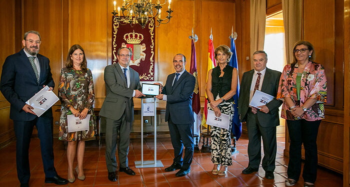 Castilla-La Mancha, primera Comunidad Autónoma en aprobar el proyecto de Ley de Presupuestos para 2024, que asciende a 12.473 millones de euros 1 Castilla-La Mancha, primera Comunidad Autónoma en aprobar el proyecto de Ley de Presupuestos para 2024, que asciende a 12.473 millones de euros