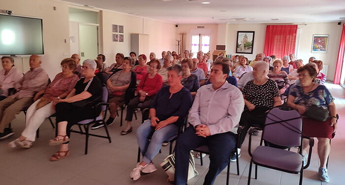 Celebración del Día de las Personas con Edad en el centro de mayores de Huete