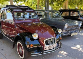 Concentración de coches clásicos en Cabanillas