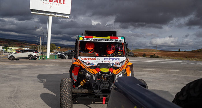 David Asensio gana una trepidante etapa prólogo en el Rallye TT Cuenca