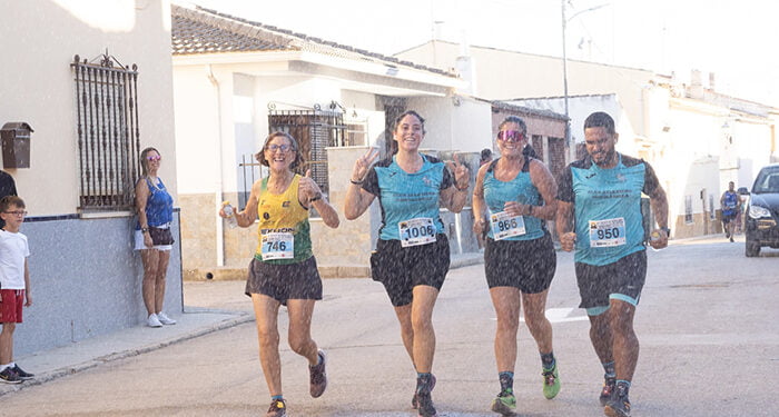 David Cano e Irene de la Torre se proclaman vencedores en la VII Carrera Tierra de Vítor de Horcajo