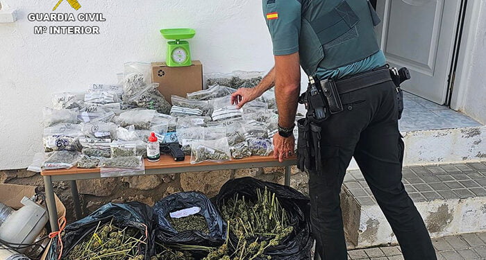Detenido en Sacedón por tráfico de drogas: tenía 11 kilos de marihuana en su casa y una pistola simulada 1 Detenido en Sacedón por tráfico de drogas