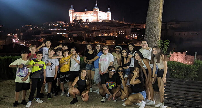 El alumnado del grupo de 6ºB del CEIP Santa Ana de Cuenca disfruta del premio conseguido en el concurso Celebramos el Día de Europa