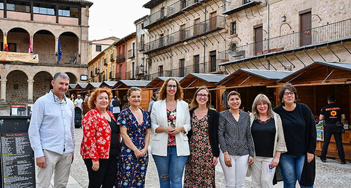 El Gobierno regional apoya los actos del Día Internacional de las Mujeres Rurales, que arrancan con la inauguración de la Feria de las Emprendedoras en Sigüenza
