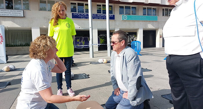 El Gobierno regional colabora con el taller de reanimación cardiopulmonar de la asociación ‘Críticos y Emergencias’ 1 El Gobierno regional colabora con el taller de reanimación cardiopulmonar de la asociación ‘Críticos y Emergencias’