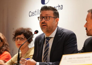 El Gobierno regional reafirma su apuesta por la escuela rural tras la reapertura del colegio de Peñalver, cerrado durante más de dos décadas