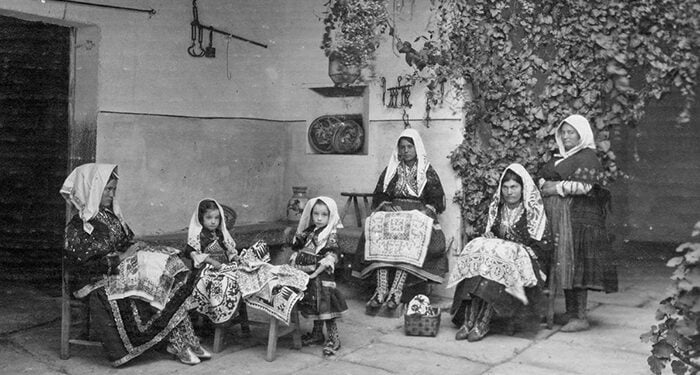 El Gobierno regional rinde homenaje a los artesanos con una exposición virtual que recorre su historia a través de una retrospectiva fotográfica 1 El Gobierno regional rinde homenaje a los artesanos con una exposición virtual que recorre su historia a través de una retrospectiva fotográfica