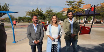Estrenada la fuente lúdica de Las Lomas con juegos acuáticos
